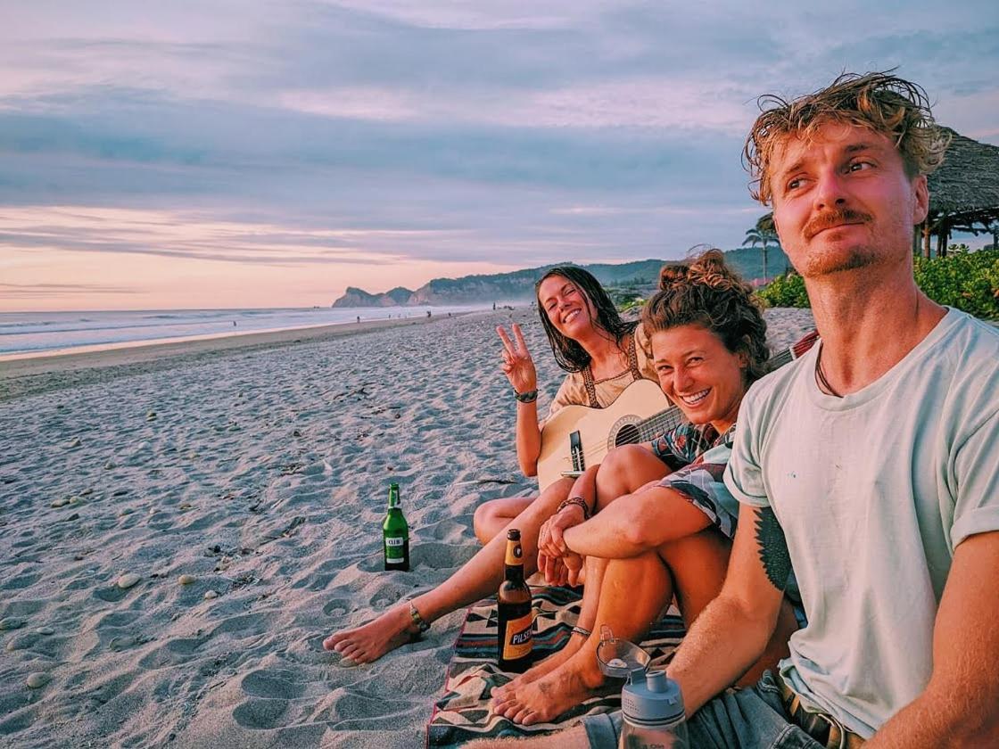 Hermanos Perdidos Surf Лас-Тунас Экстерьер фото